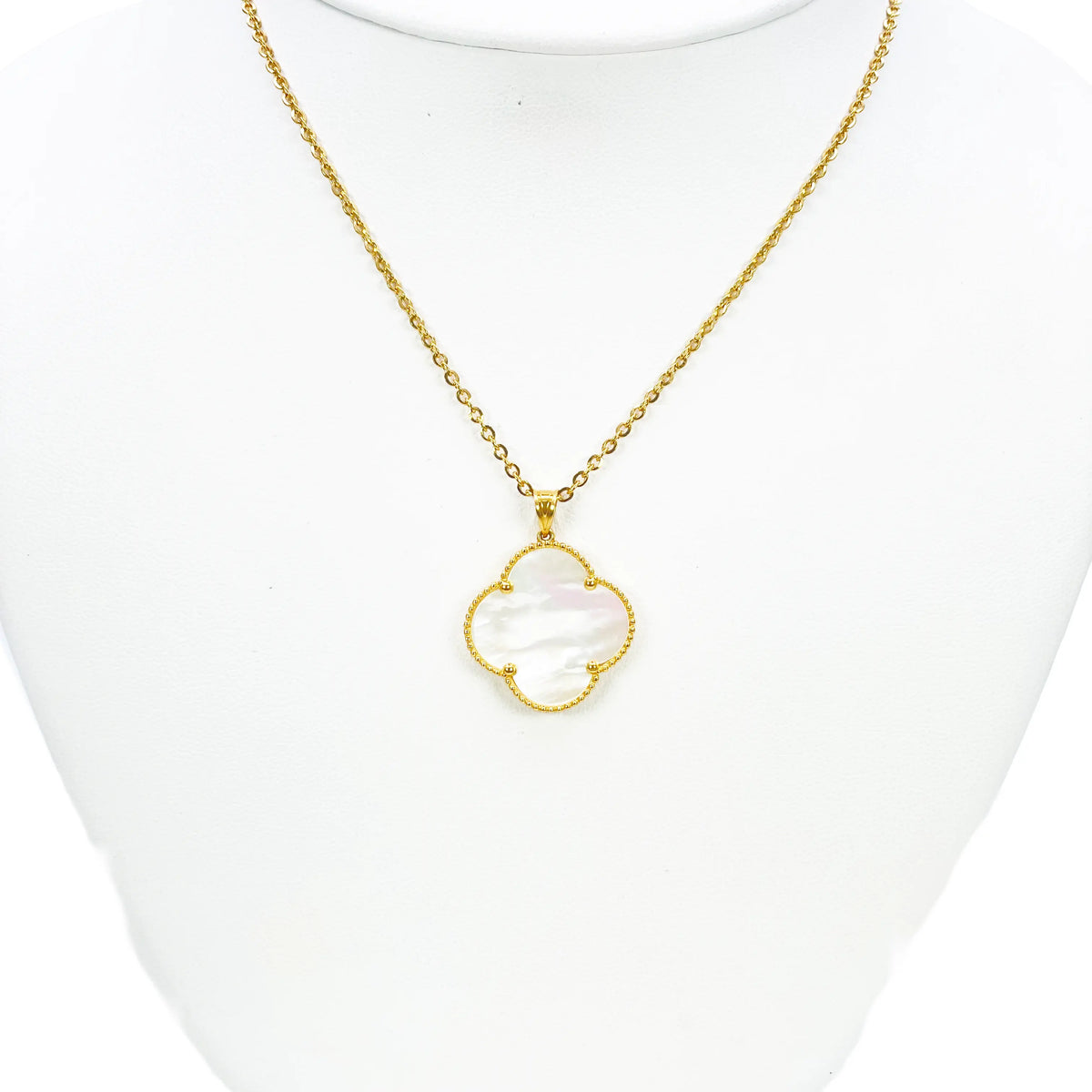 22ct Yellow Gold Black Onyx Or Mother Of Pearl Clover Pendant & Chain Necklace 18''inches 