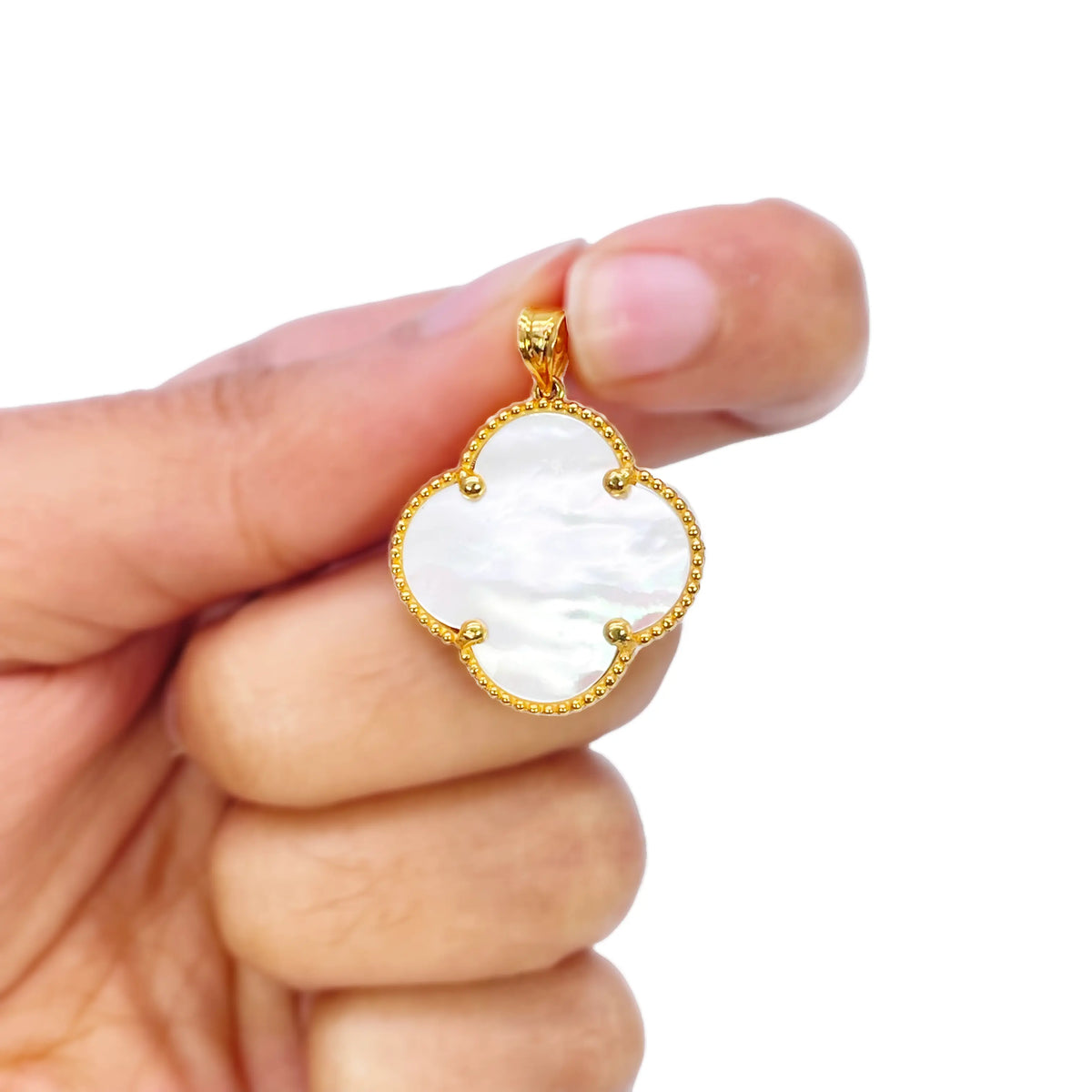 22ct Yellow Gold Black Onyx Or Mother Of Pearl Clover Pendant & Chain Necklace 18''inches 