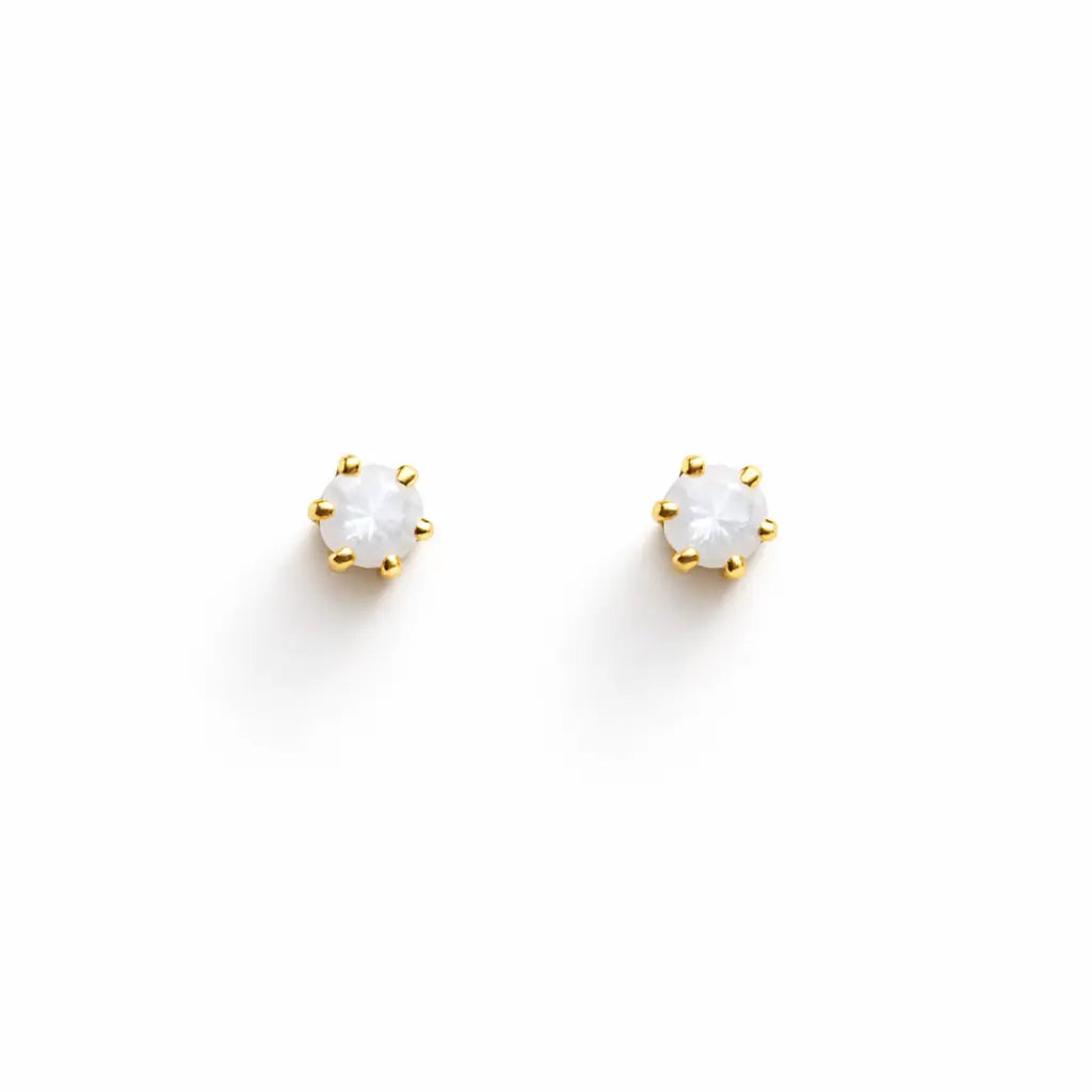 22ct Yellow Gold Children's Freshwater Pearl Claw Stud Earrings 3.5mm  Children's gold earring