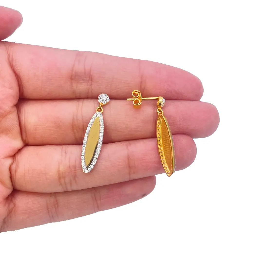 22ct Yellow Gold Cubic Zirconia Leaf Shape Pendant & Chain 16''inches 