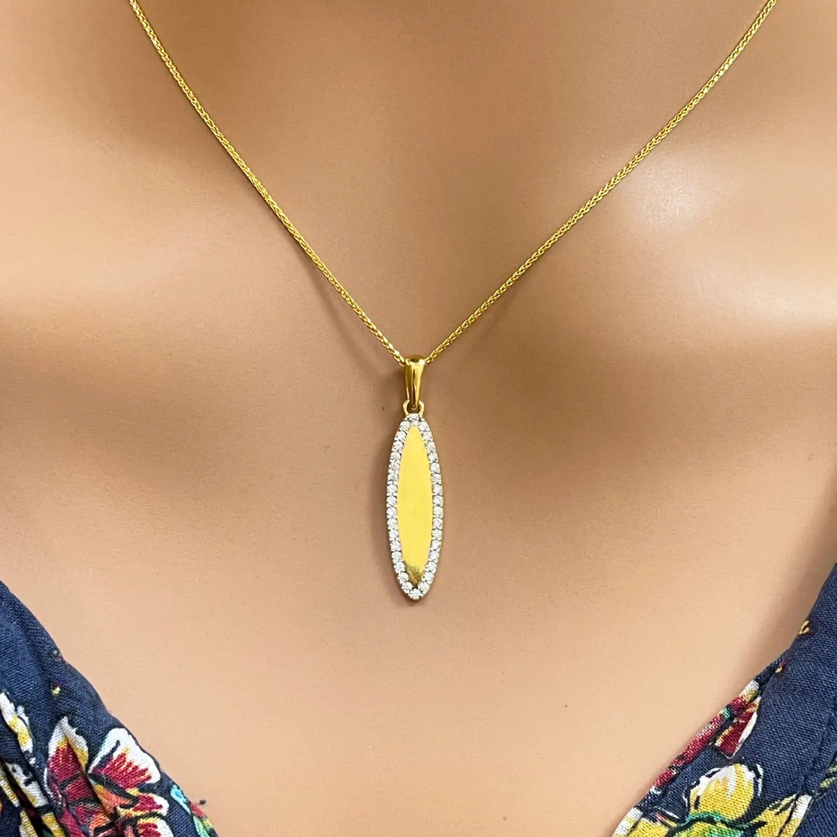 22ct Yellow Gold Cubic Zirconia Leaf Shape Pendant & Chain 16''inches 