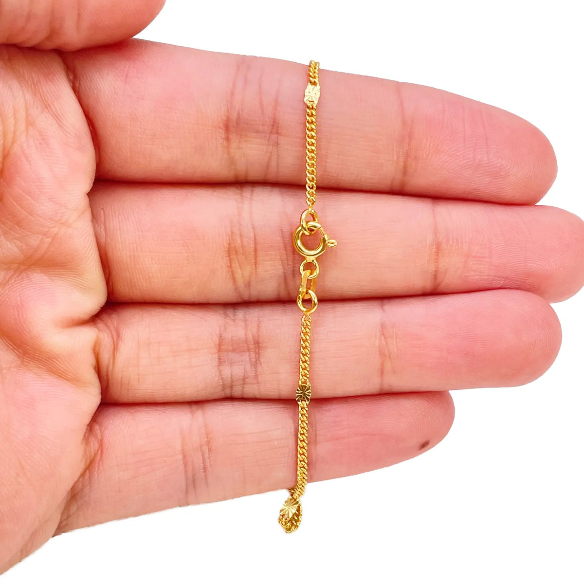 22ct Yellow Gold Curb Chain Bracelet with Diamond Cut Detail Links 7 Inches 