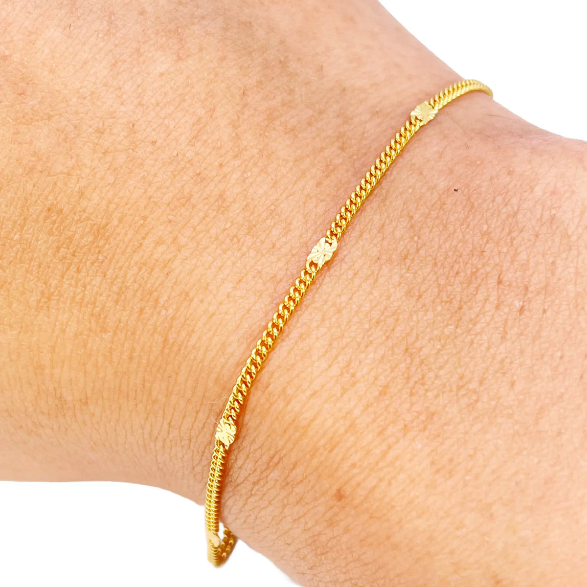 22ct Yellow Gold Curb Chain Bracelet with Diamond Cut Detail Links 7 Inches 