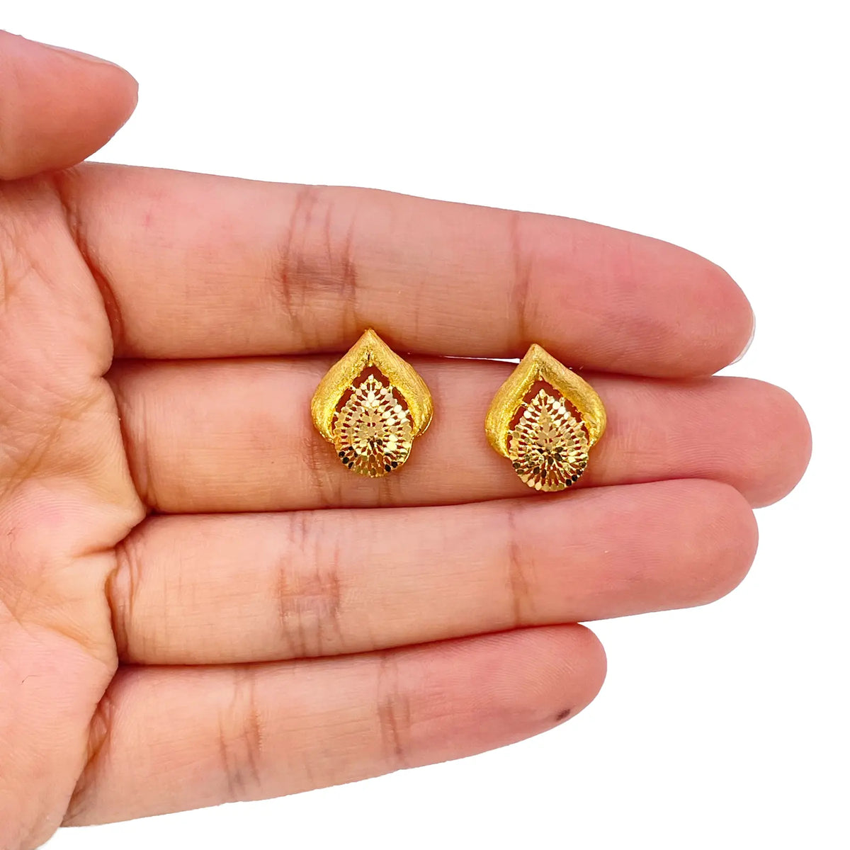 22ct Yellow Gold Diamond-Cut Brushed Teardrop Stud Earrings  Gold Necklace