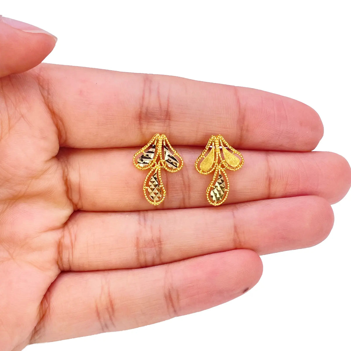 22ct Yellow Gold Diamond-Cut Milgrain Cascading Leaf Necklace & Earring Set  Gold Necklace