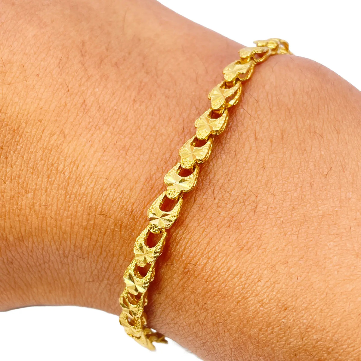 22ct Yellow Gold Diamond Cut Textured Link Bracelet & Heart Charm 
