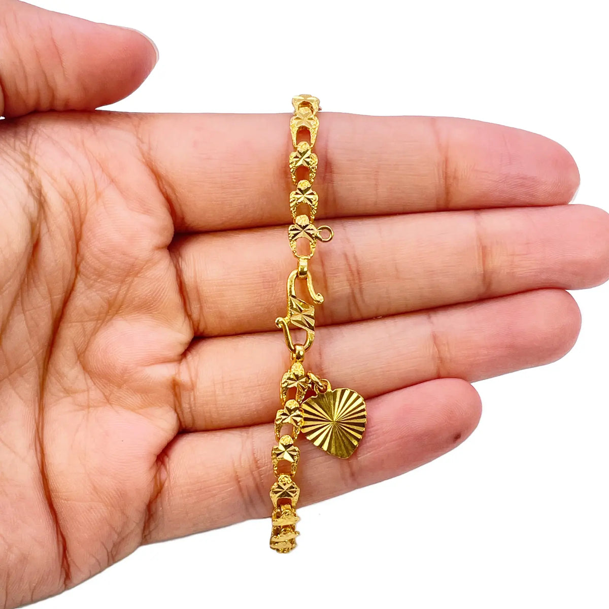 22ct Yellow Gold Diamond Cut Textured Link Bracelet & Heart Charm 