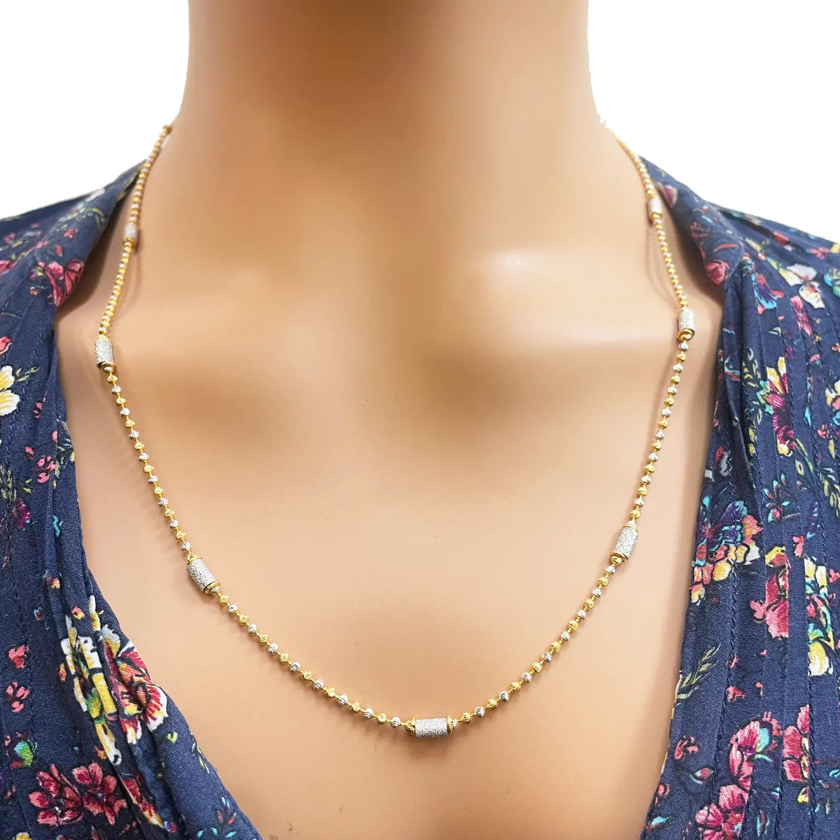 22ct Yellow Gold Fancy Diamond Cut & Sparkly  Beaded Chain Necklace 22Inches 