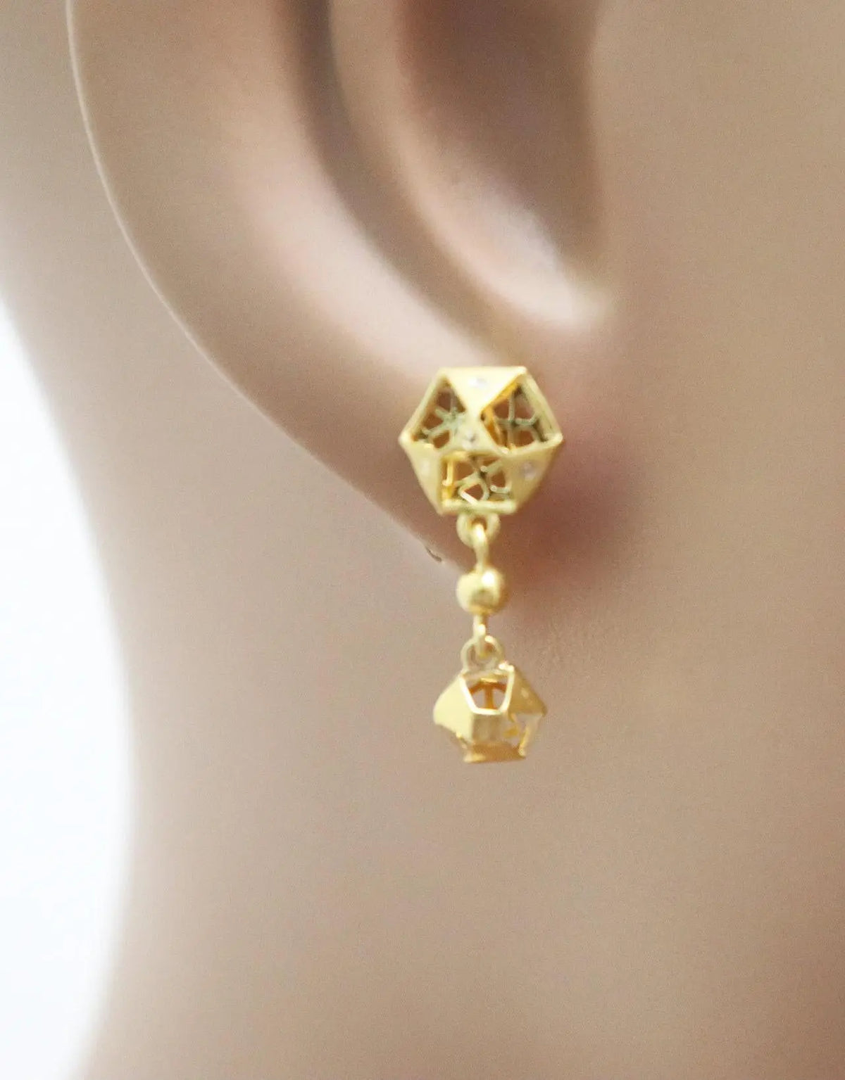 22ct Yellow Gold Fancy Hexagonal Design 18 inch Necklace And Drop Earrings Set 