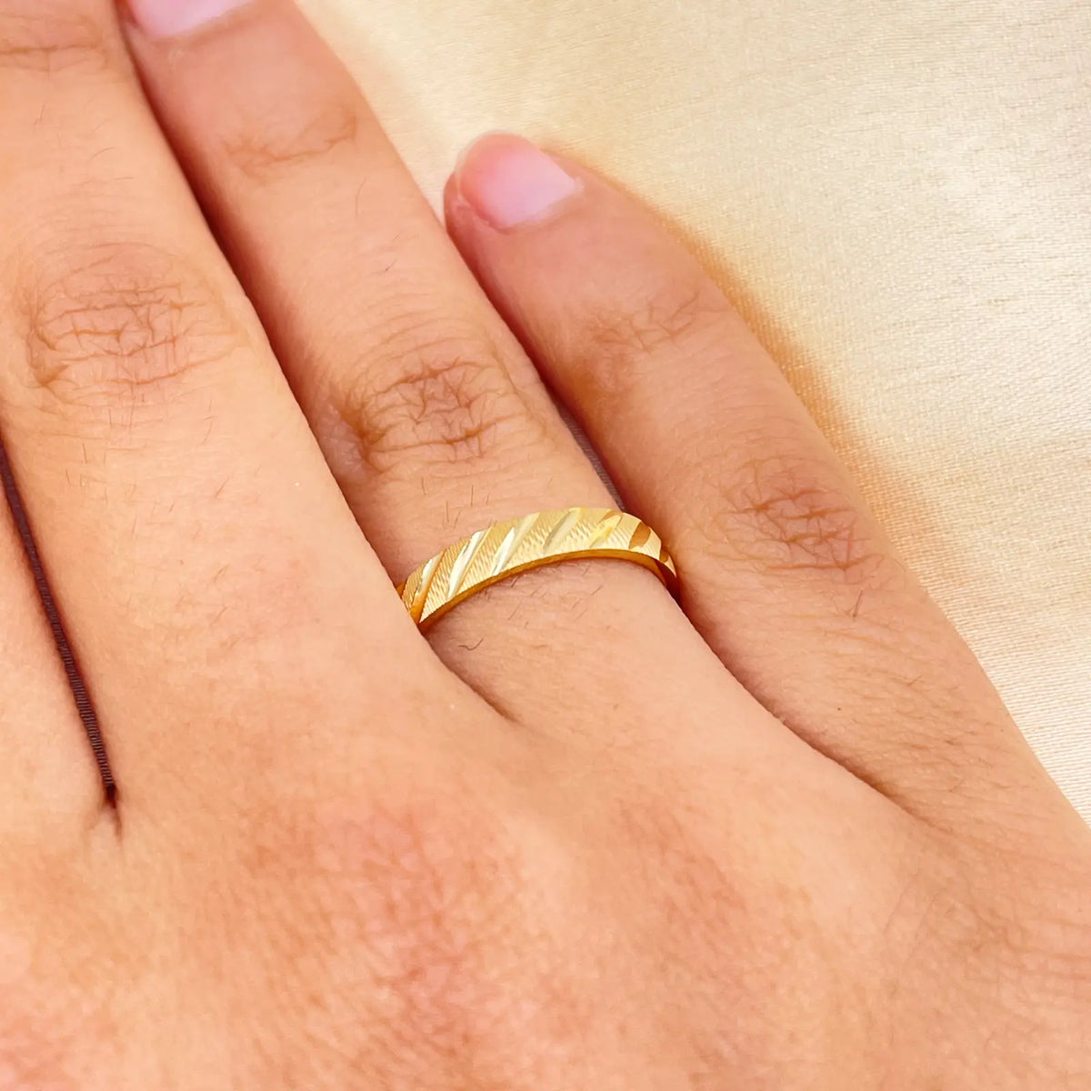 22ct Yellow Gold Fancy Textured & Diamond Cut Polished Stripes  Women's Band 3mm 