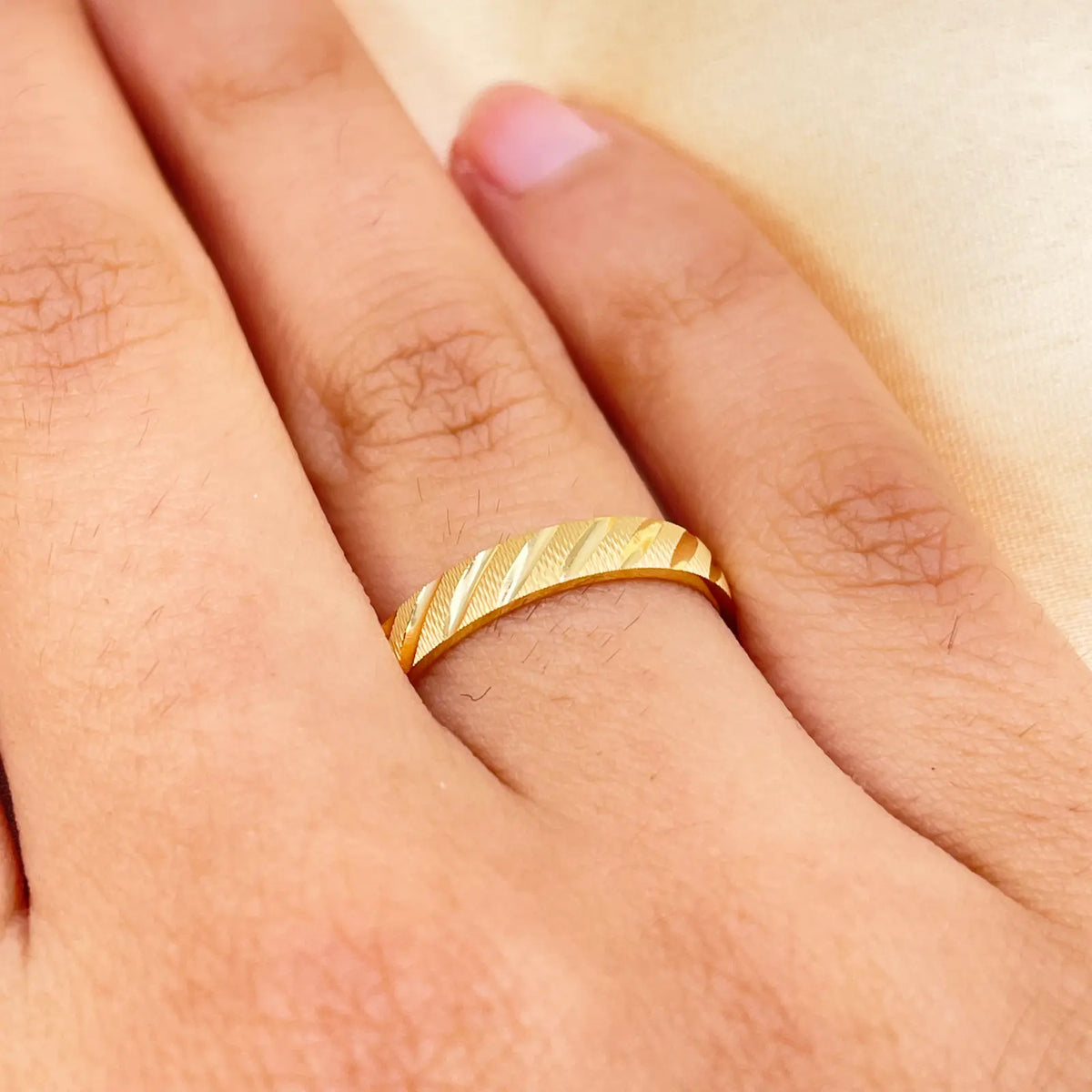 22ct Yellow Gold Fancy Textured & Diamond Cut Polished Stripes  Women's Band 3mm 