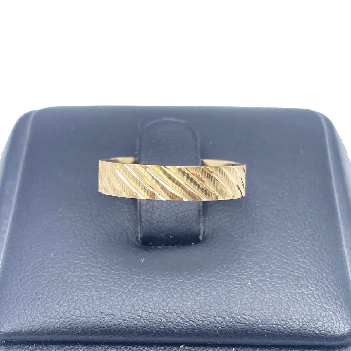 22ct Yellow Gold Fancy Textured & Diamond Cut Polished Stripes  Women's Band 4mm 
