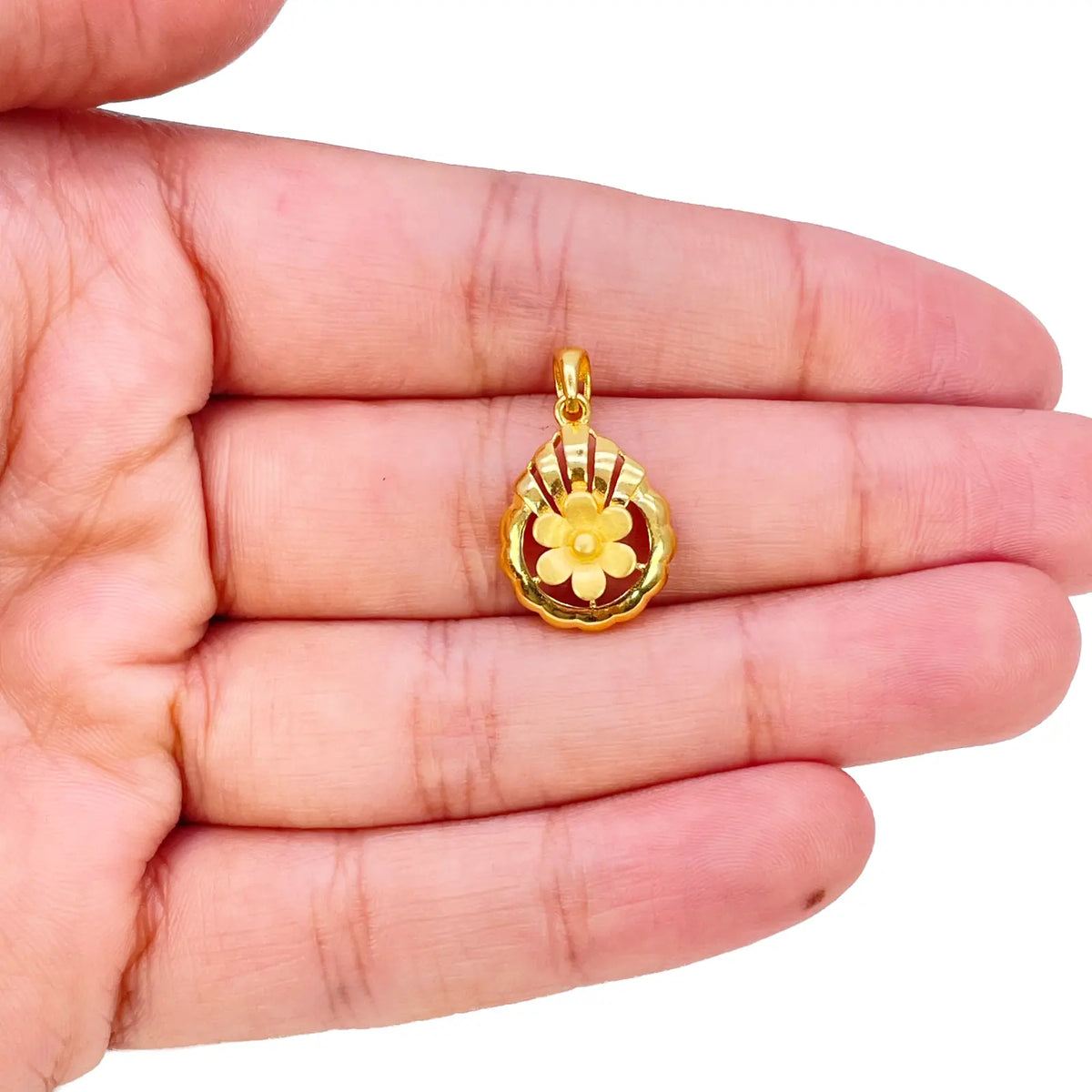 22ct Yellow Gold Floral Open Circle Scallop Pendant & Earring Set  Jewellery Set