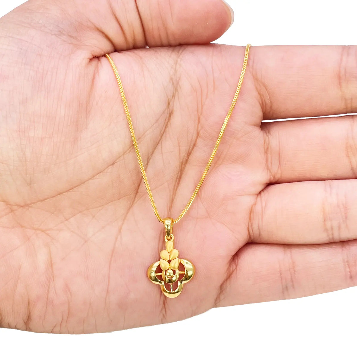 22ct Yellow Gold Floral Pendant & Stud Earring Set High Polish & Matt Finish  Gold Necklace