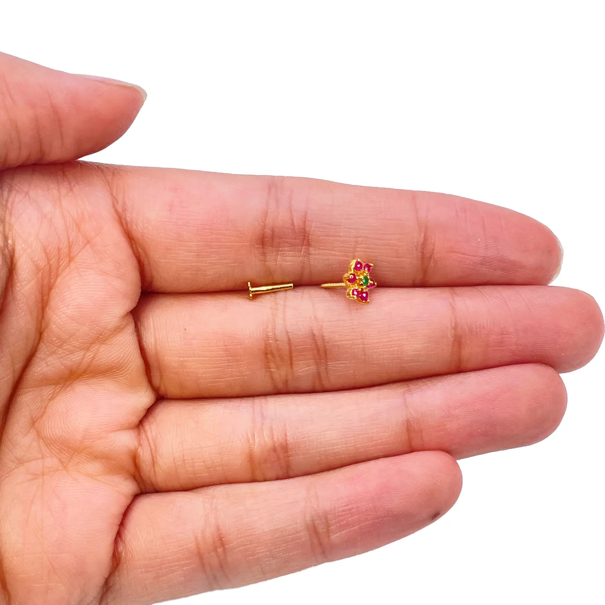 22ct Yellow Gold Floral Shaped Red & Green Gemstone Nose Pin/Stud 5.9mm Width 