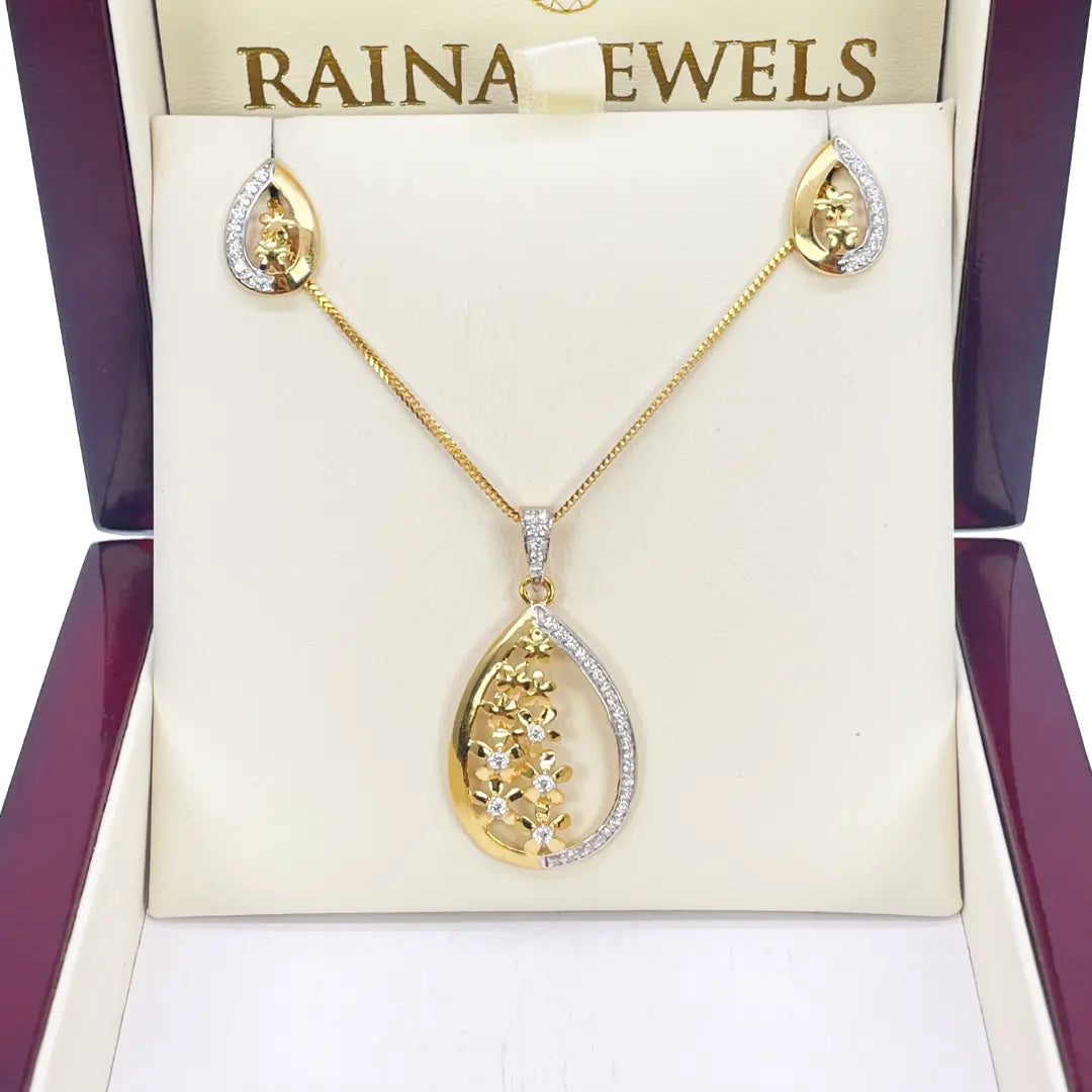 22ct Yellow Gold Floral Sparkly Floral Pendant, Chain & Stud Earrings 