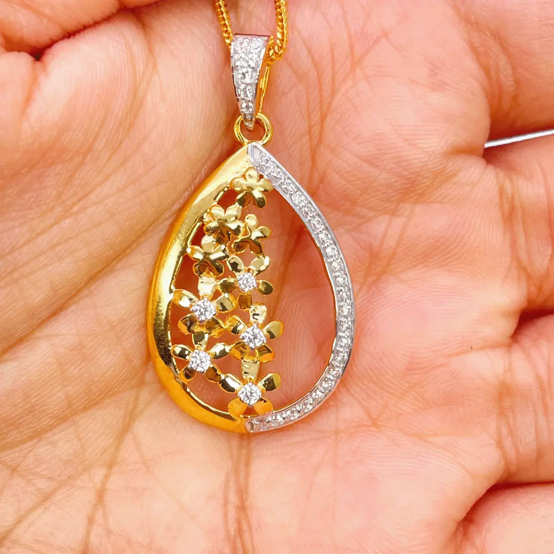 22ct Yellow Gold Floral Sparkly Floral Pendant, Chain & Stud Earrings 