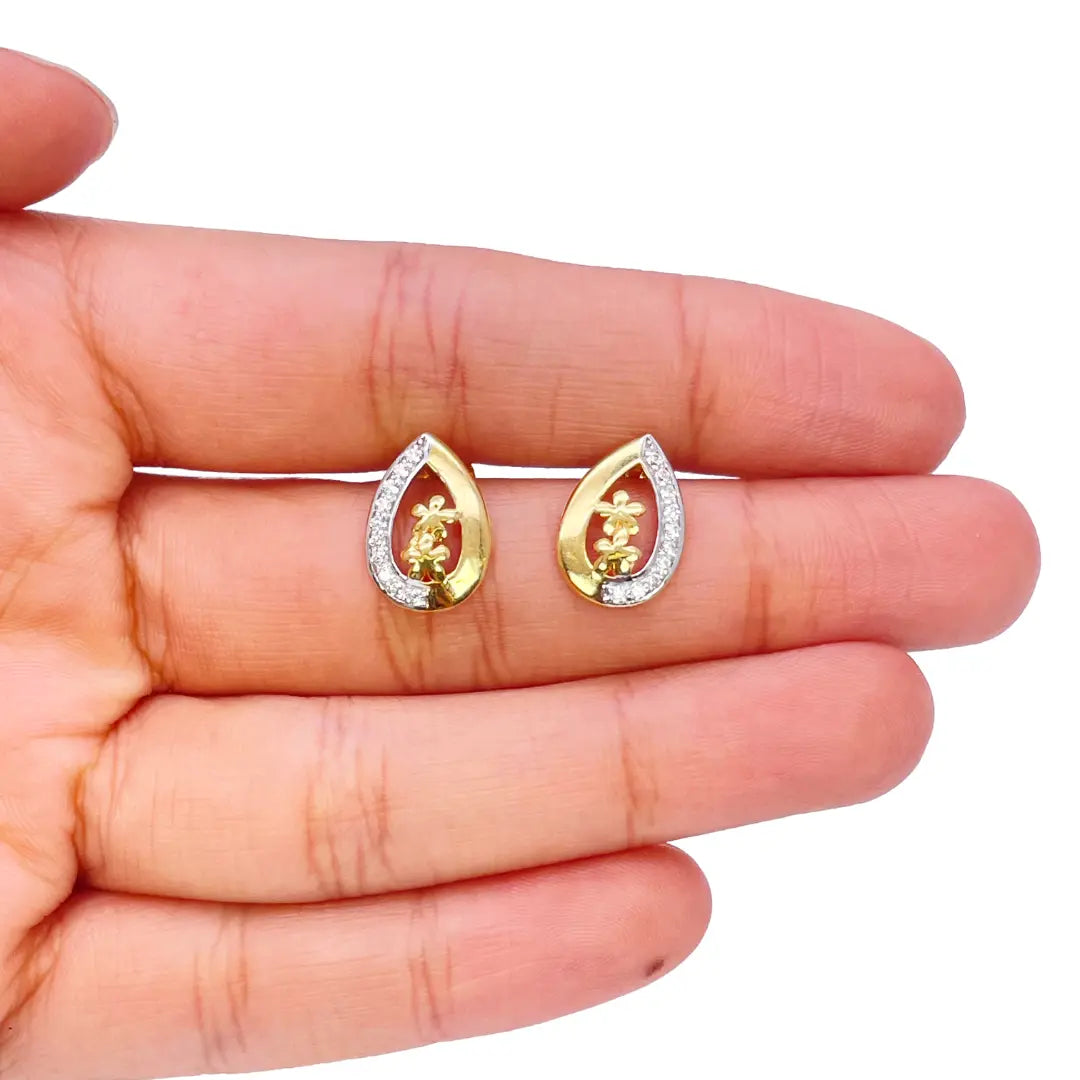 22ct Yellow Gold Floral Sparkly Floral Pendant, Chain & Stud Earrings 