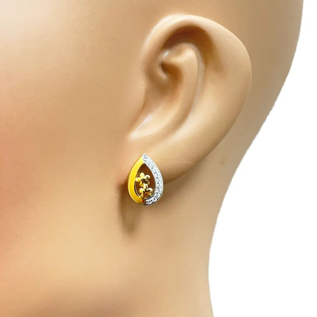 22ct Yellow Gold Floral Sparkly Floral Pendant, Chain & Stud Earrings 