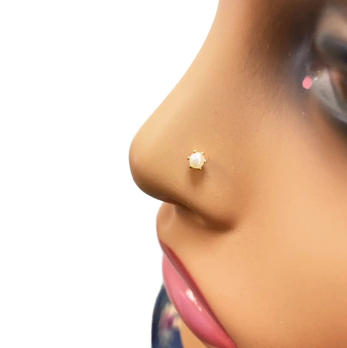 22ct Yellow Gold Freshwater Pearl Claw Single Nose Stud 3.5mm 