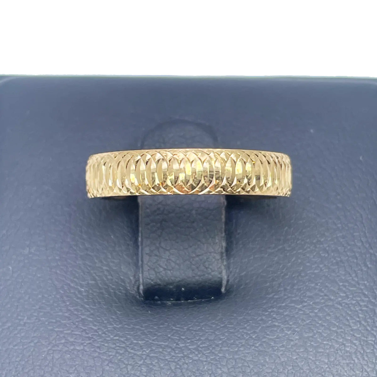 22ct Yellow Gold High Polished Diamond Cut Comfort Fit Women's Band 4mm 