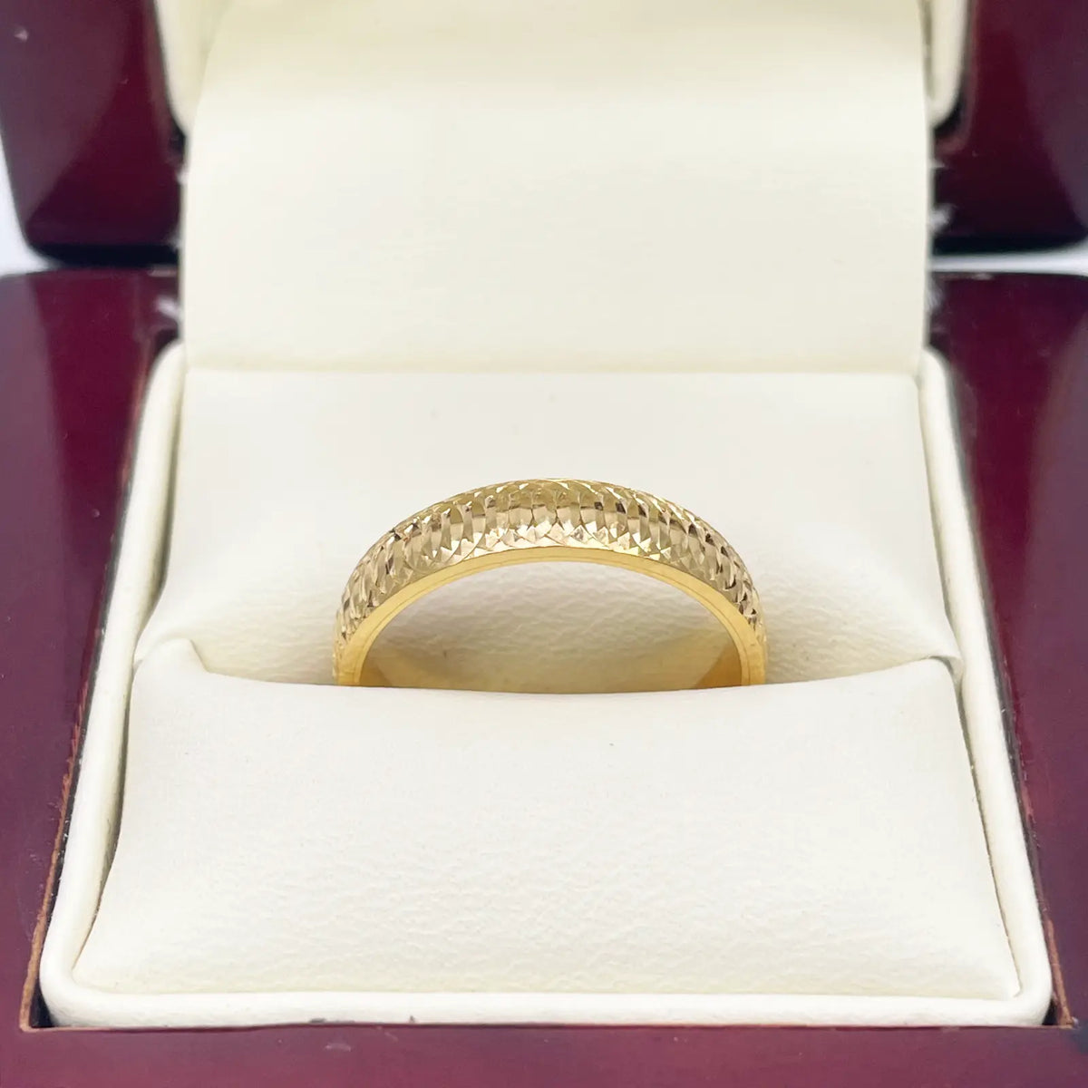 22ct Yellow Gold High Polished Diamond Cut Comfort Fit Women's Band 4mm 