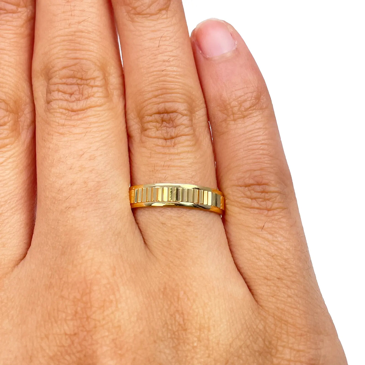 22ct Yellow Gold High Polished Edge Diamond Cut Women's Wedding Band 4mm 