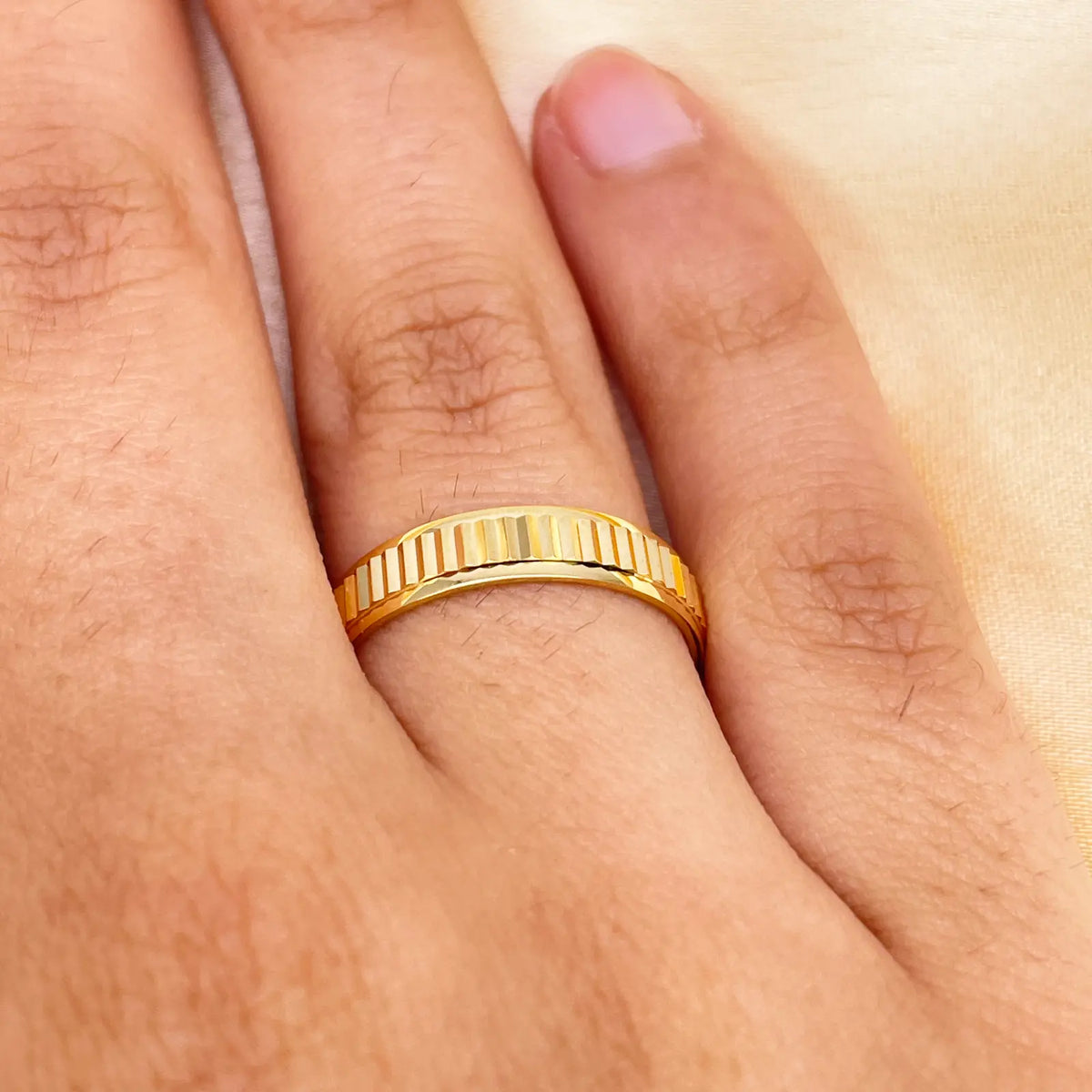 22ct Yellow Gold High Polished Edge Diamond Cut Women's Wedding Band 4mm 