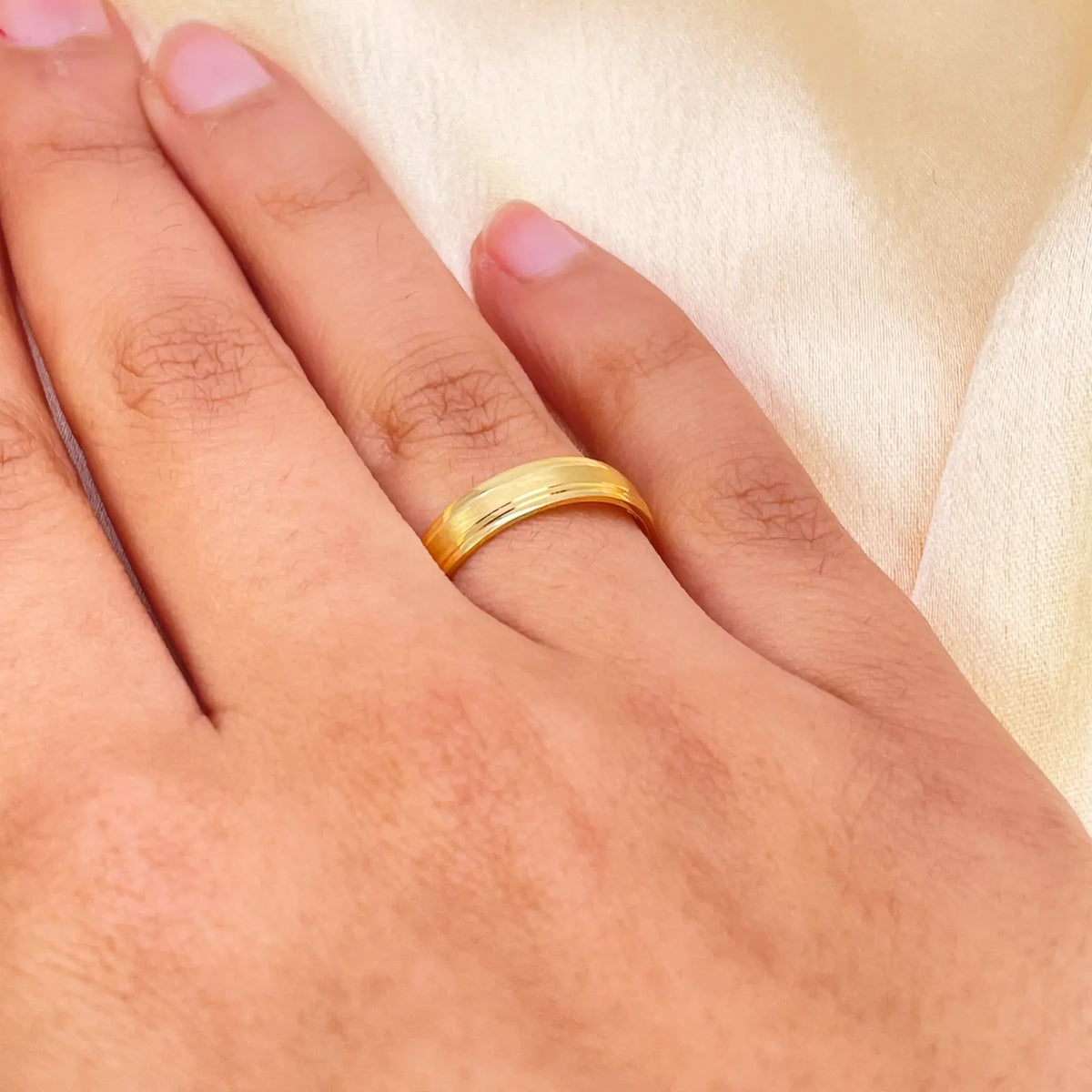 22ct Yellow Gold High Polished Edge & Matte Middle Women's Wedding Band 4mm  Diamond Bracelets