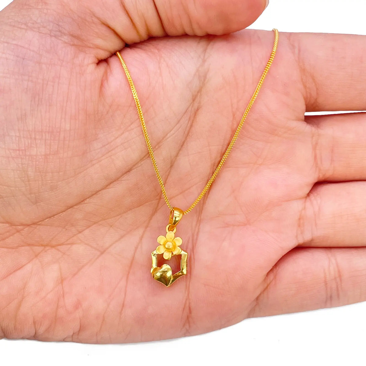 22ct Yellow Gold High Polished Floral Heart Cut Out Pendant Earring Set  Jewellery Set
