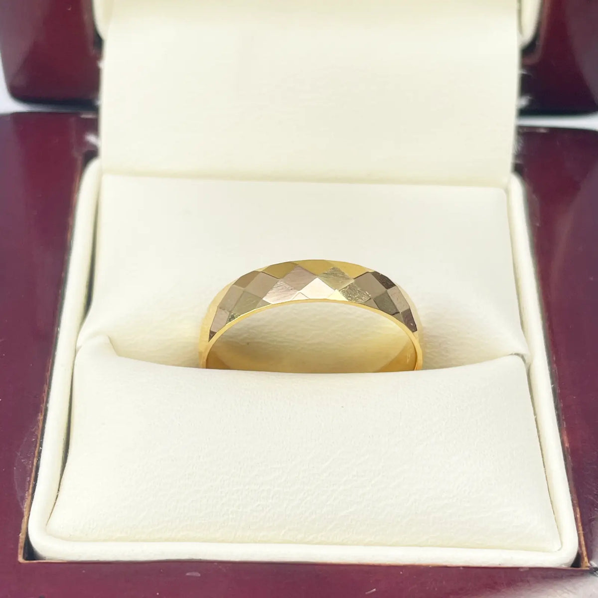 22ct Yellow Gold High Polished Women's Facetted Kite Wedding Band 4mm 