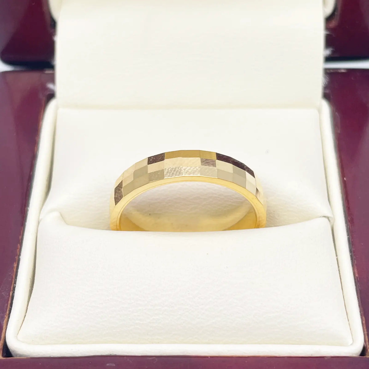 22ct Yellow Gold High Polished Women's Facetted Square Wedding Band 4mm 