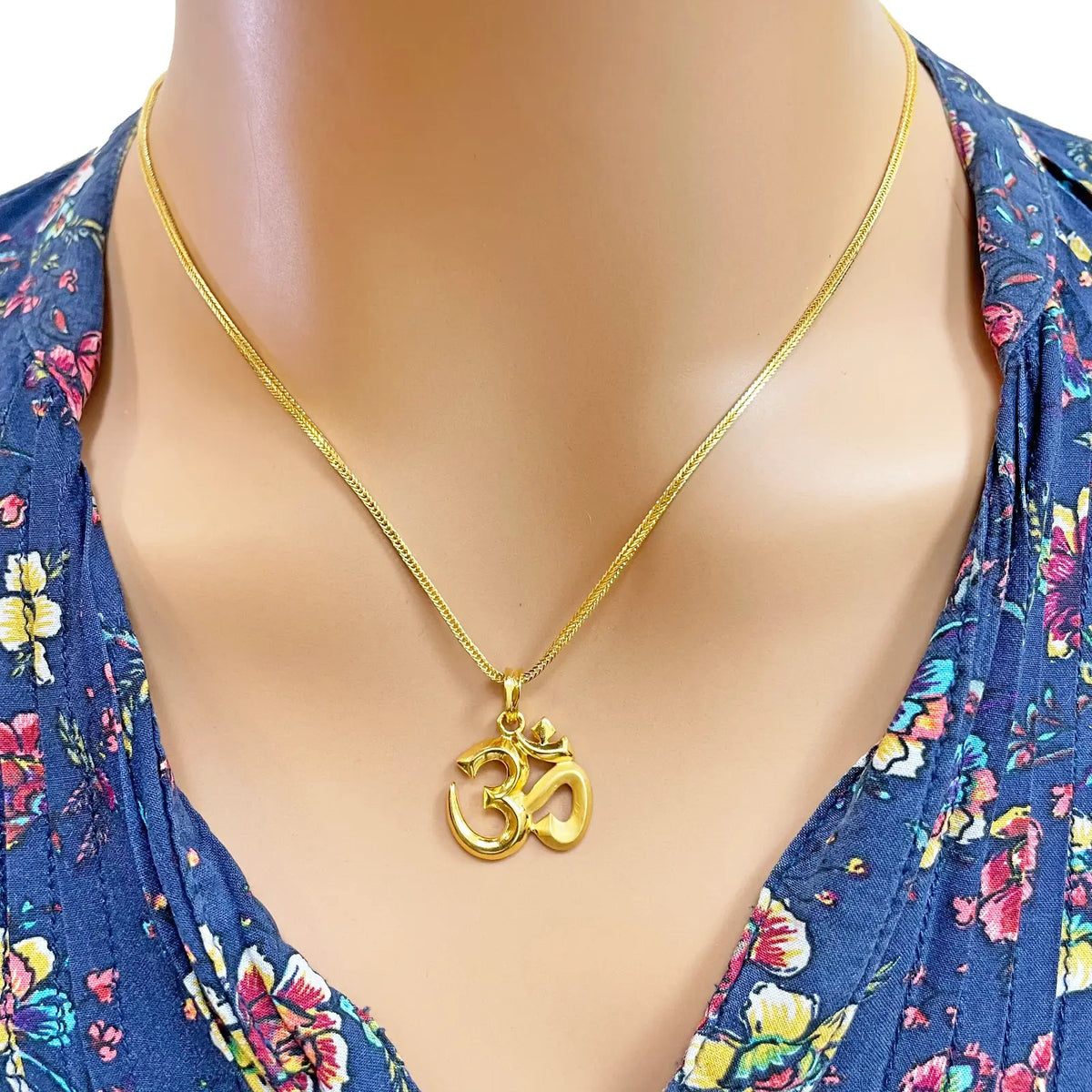 22ct Yellow Gold High Polished & Matt Finish Om Pendant 3.1gm (18x18mm) 