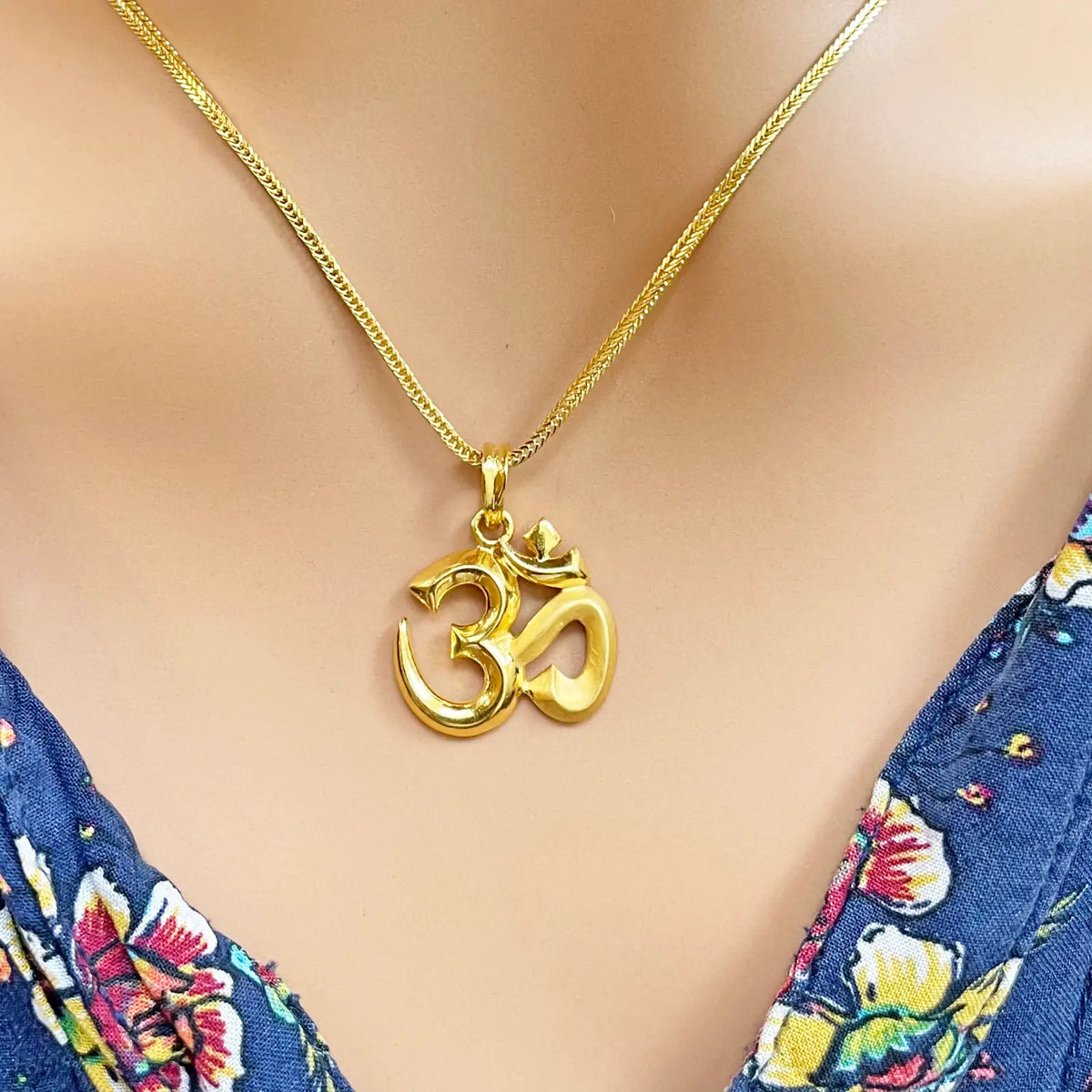 22ct Yellow Gold High Polished & Matt Finish Om Pendant 3.1gm (18x18mm) 
