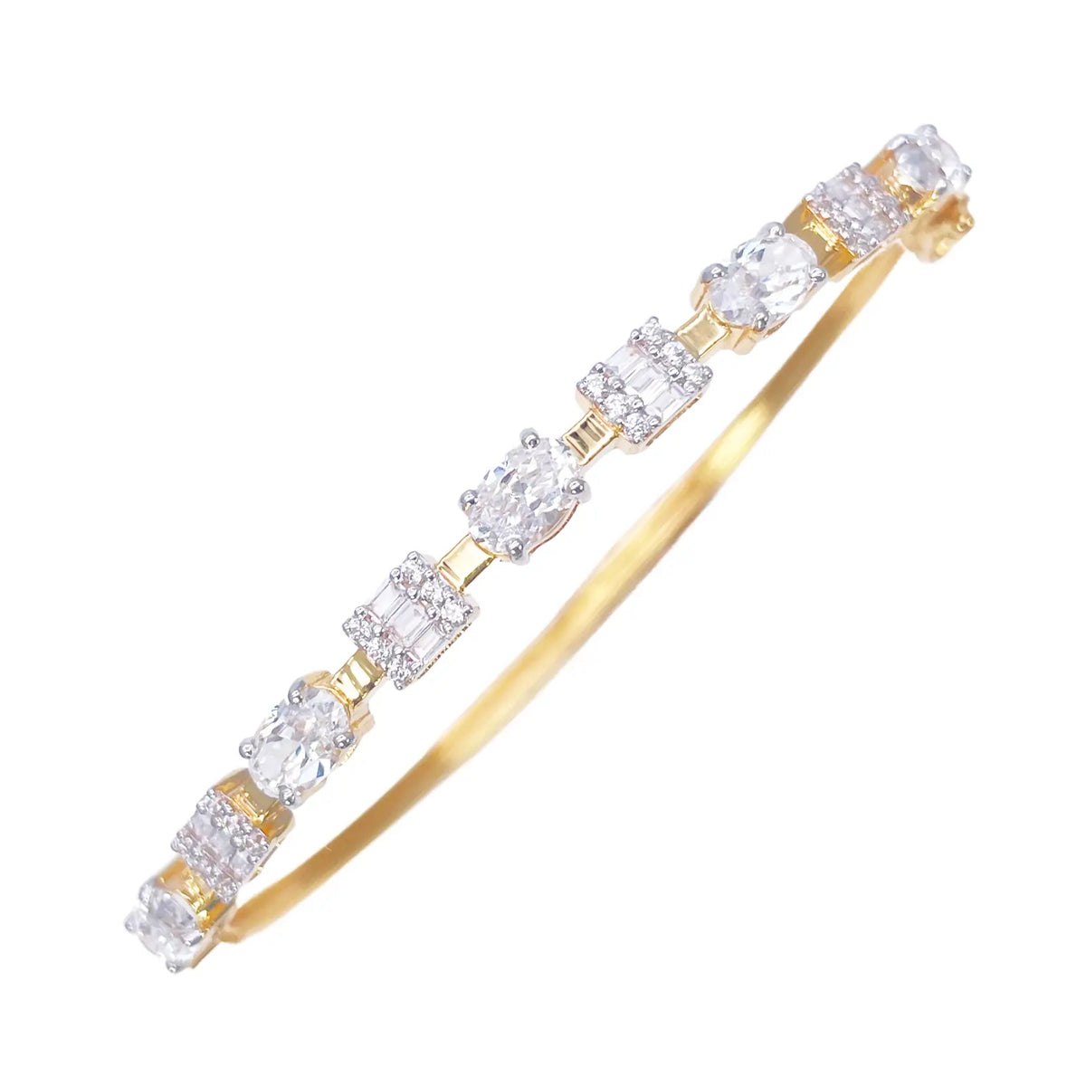 22ct Yellow Gold Ladies Beautiful Sparkly Cubic Zirconia Oval Bangle Bracelet Diameter 2.2inch 