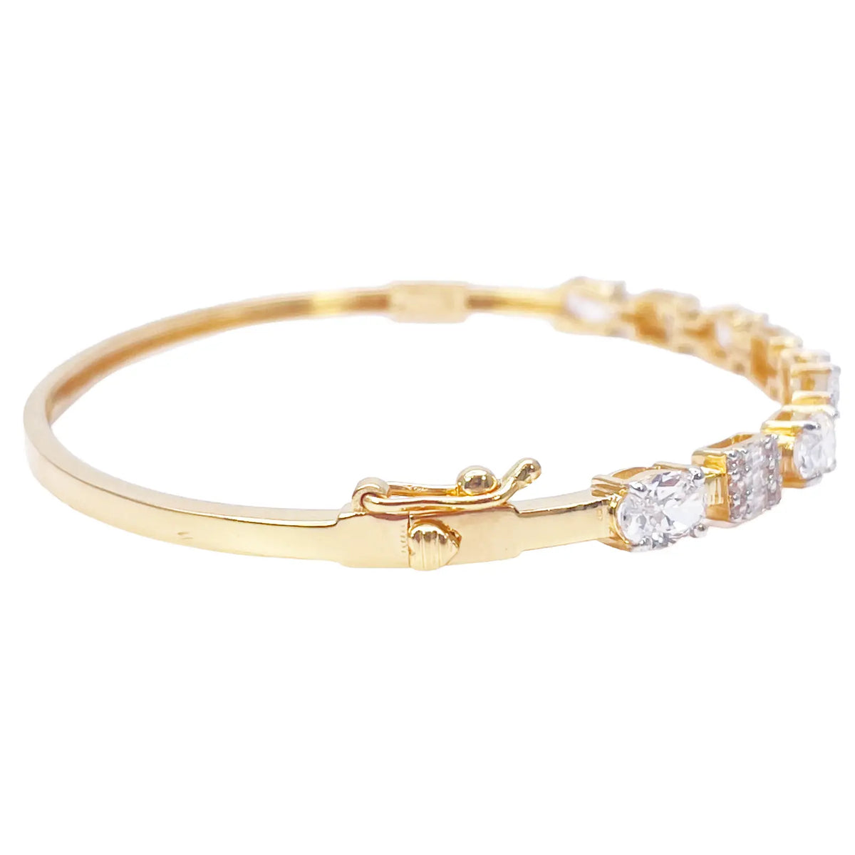 22ct Yellow Gold Ladies Beautiful Sparkly Cubic Zirconia Oval Bangle Bracelet Diameter 2.2inch 