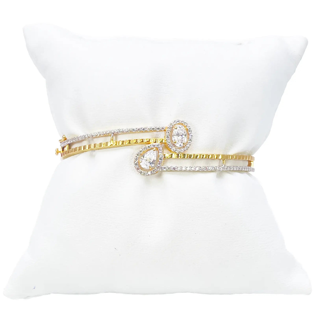 22ct Yellow Gold Ladies Beautiful Sparkly Cubic Zirconia Oval Bangle Bracelet Diameter 2.2inch 