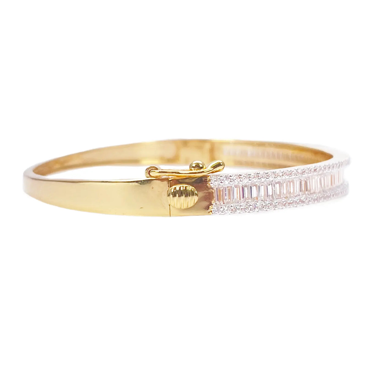 22ct Yellow Gold Ladies Beautiful Sparkly Round & Baguette Cubic Zirconia Bangle Bracelet Diameter 2.2inch 