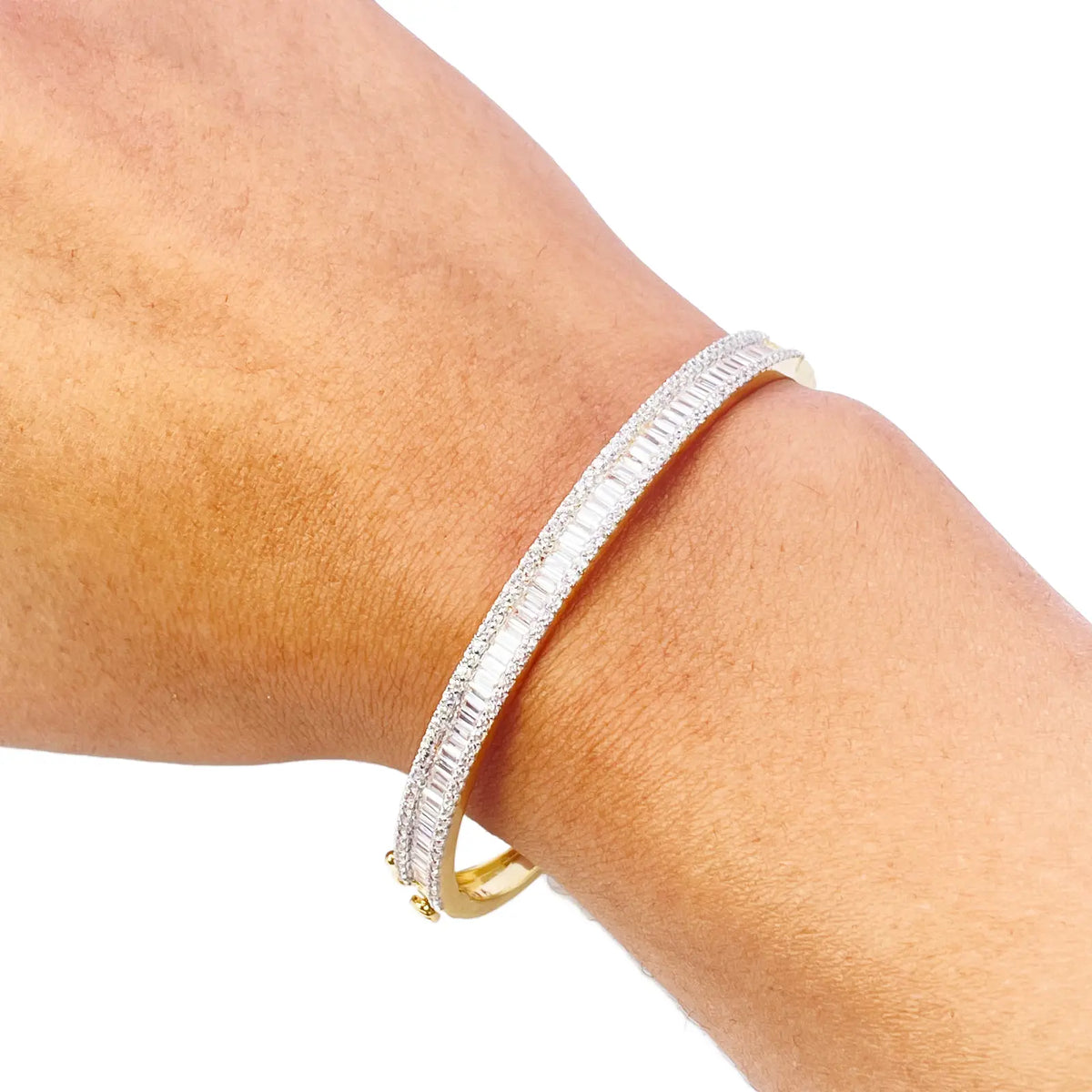 22ct Yellow Gold Ladies Beautiful Sparkly Round & Baguette Cubic Zirconia Bangle Bracelet Diameter 2.2inch 