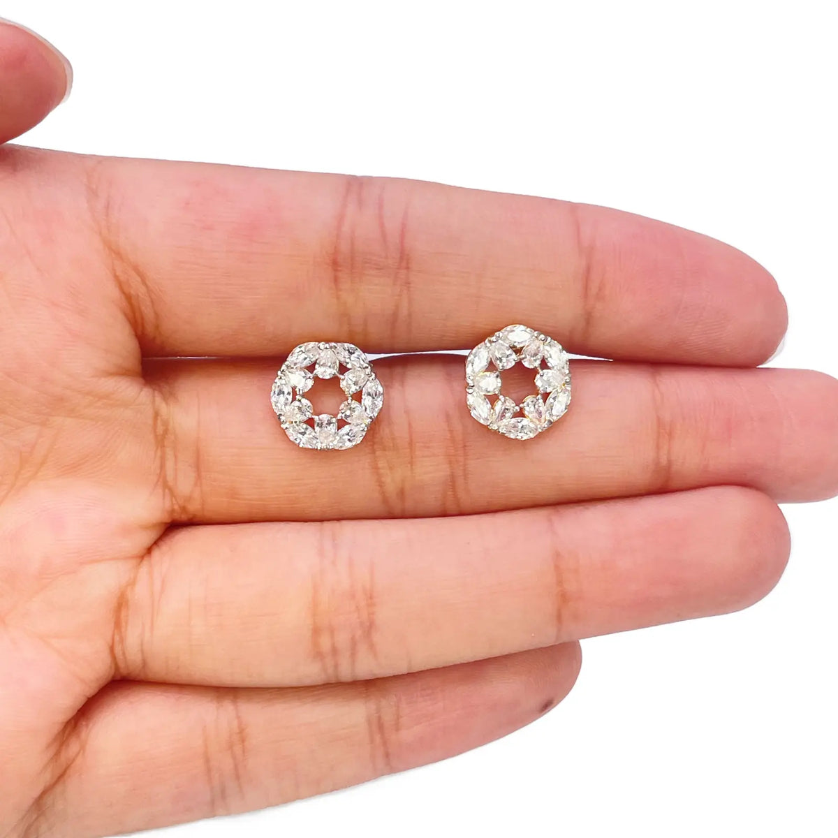 22ct Yellow Gold Ladies Sparkly Cubic Zirconia 17.5 Inch Necklace & Stud Earrings Set 