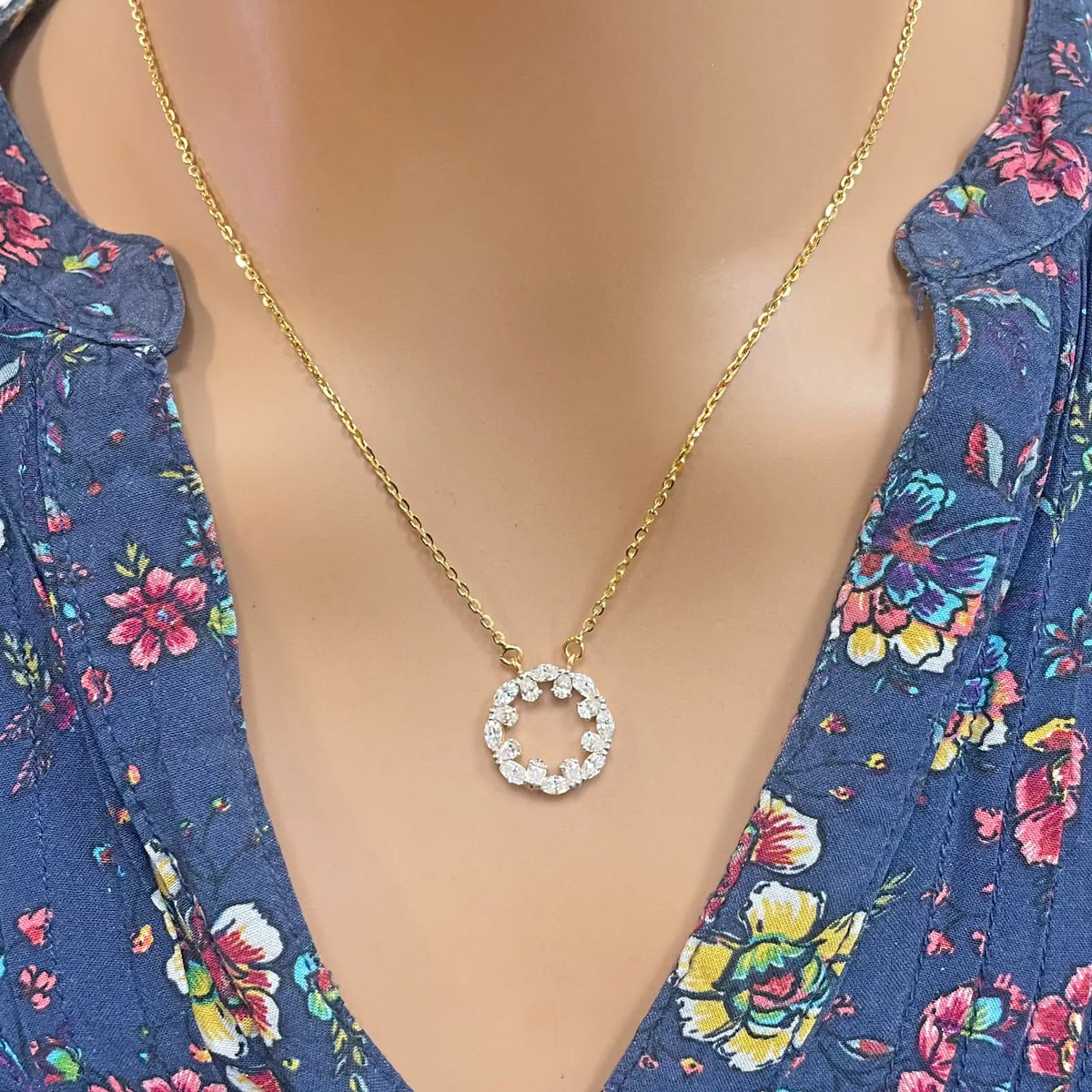 22ct Yellow Gold Ladies Sparkly Cubic Zirconia 17.5 Inch Necklace & Stud Earrings Set 