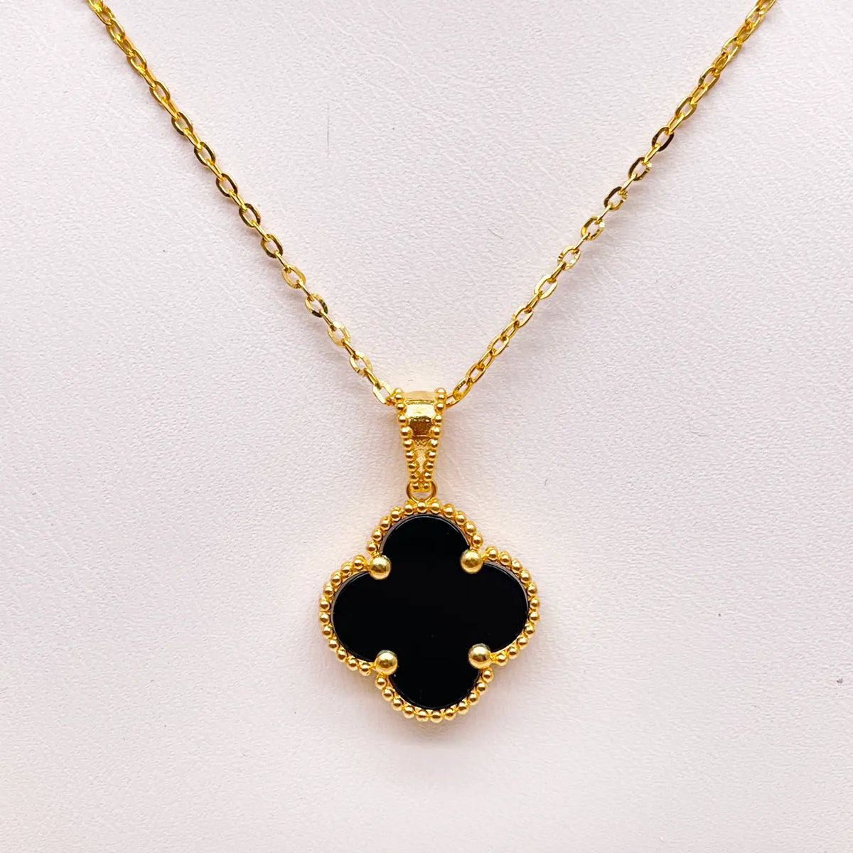 22ct Yellow Gold Leaf Pendant & Chain Necklace 16 Inches 