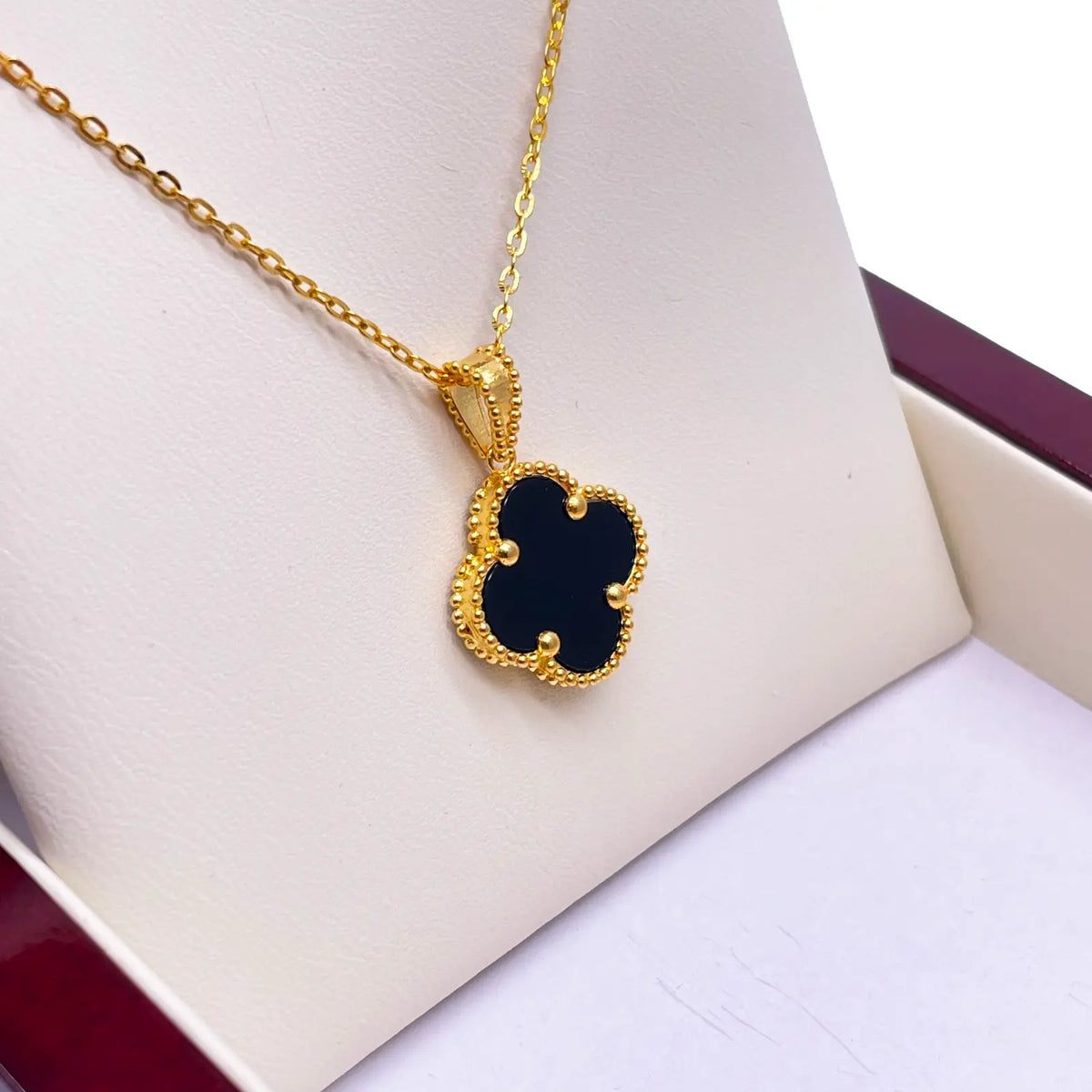 22ct Yellow Gold Leaf Pendant & Chain Necklace 16 Inches 