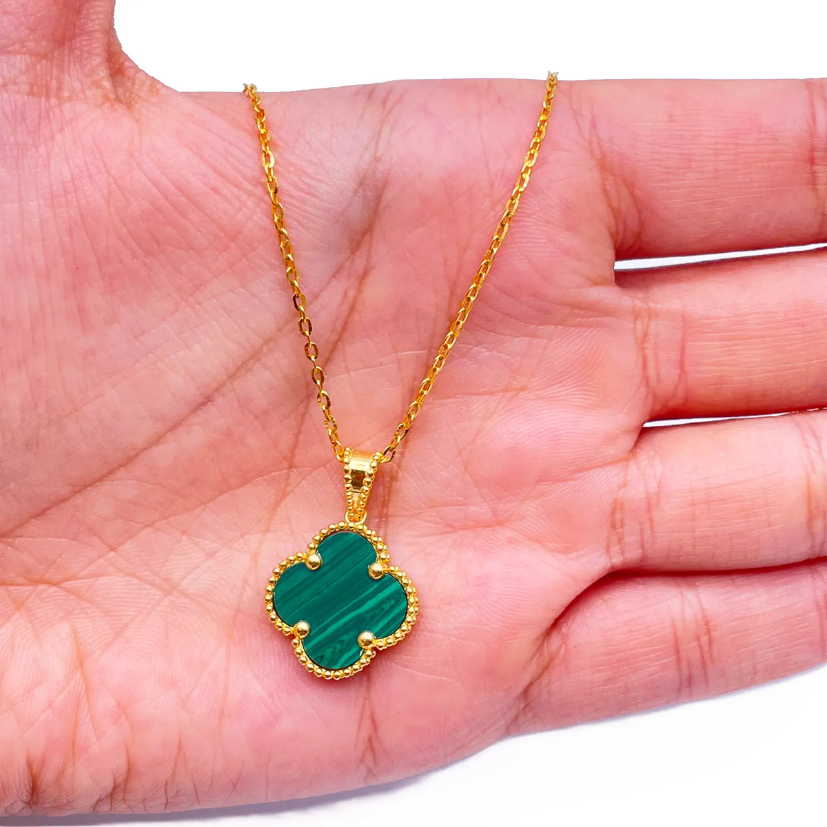 22ct Yellow Gold Leaf Pendant & Chain Necklace 16 Inches 