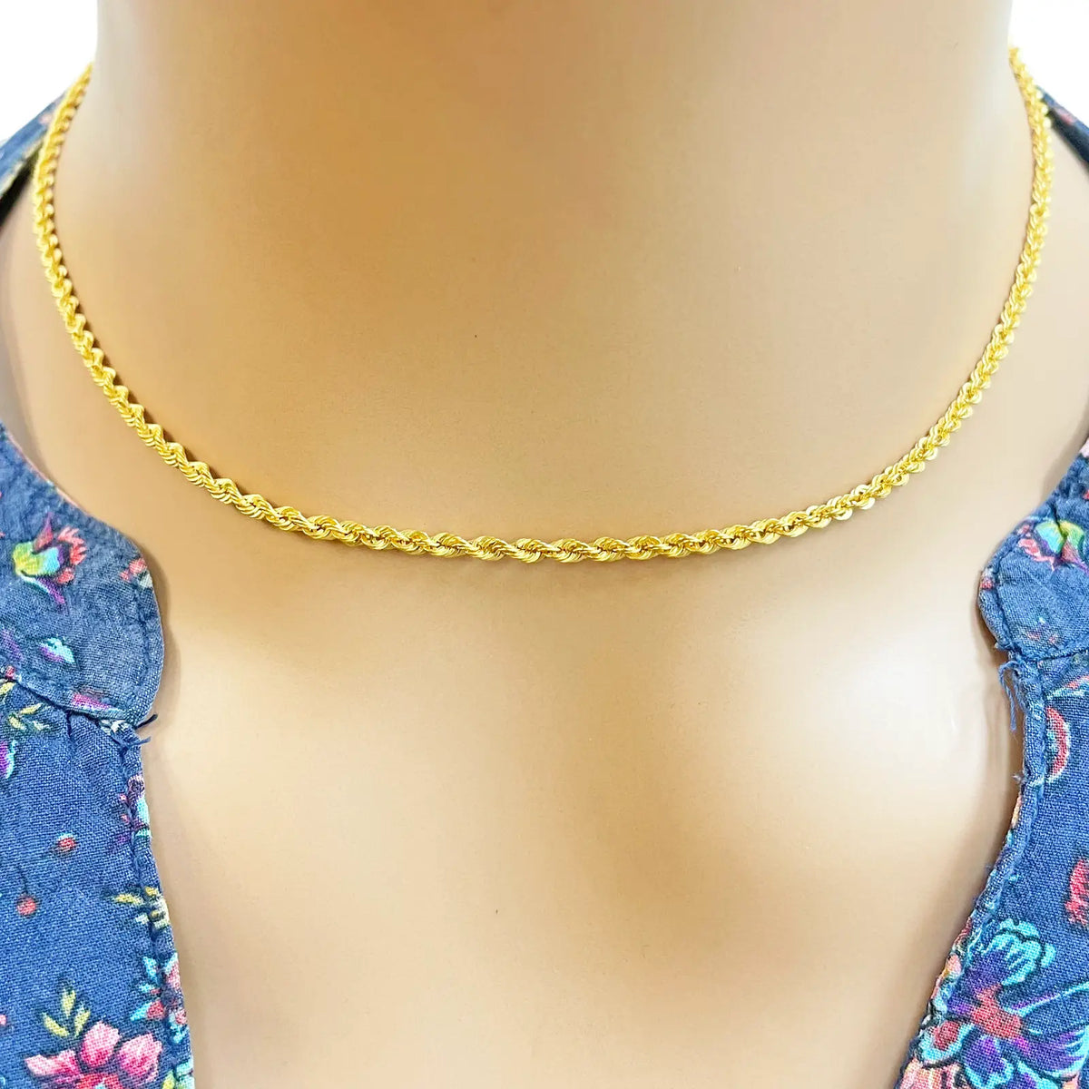 22ct Yellow Gold Lightweight Hollow Rope Chain Necklace 16 Inches 2.2mm Width 