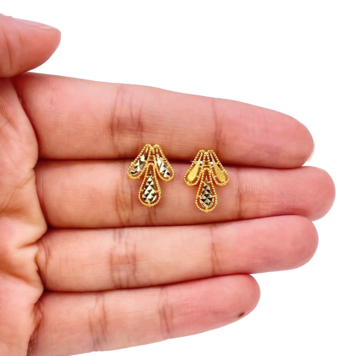 22ct Yellow Gold Milgrain Diamond-Cut Graduated Necklace & Earring Set  Gold Necklace