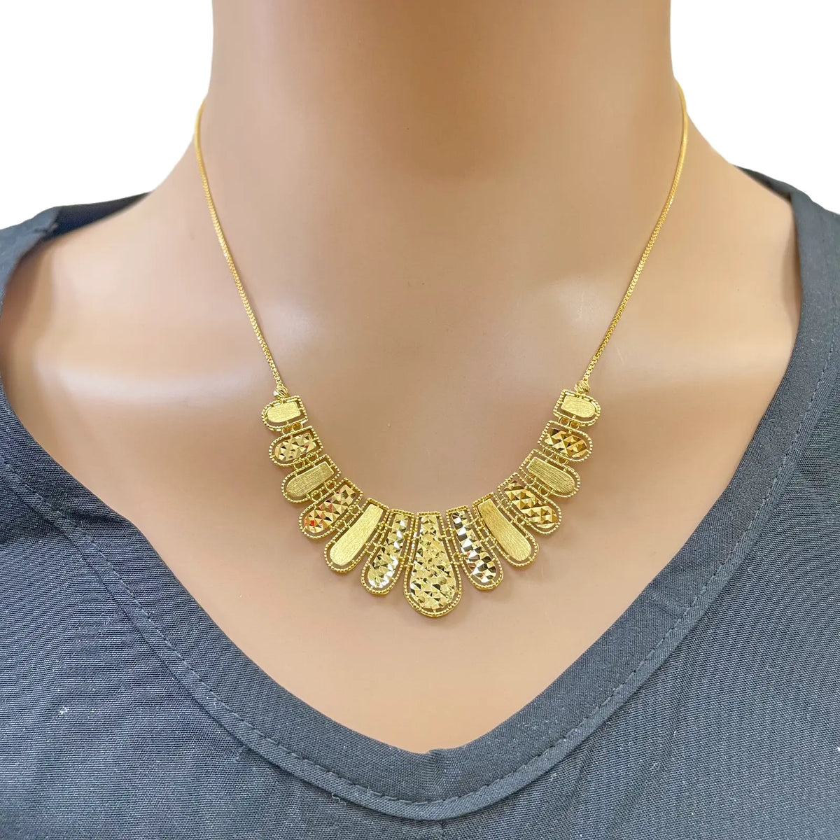 22ct Yellow Gold Milgrain Diamond-Cut Graduated Necklace & Earring Set  Gold Necklace