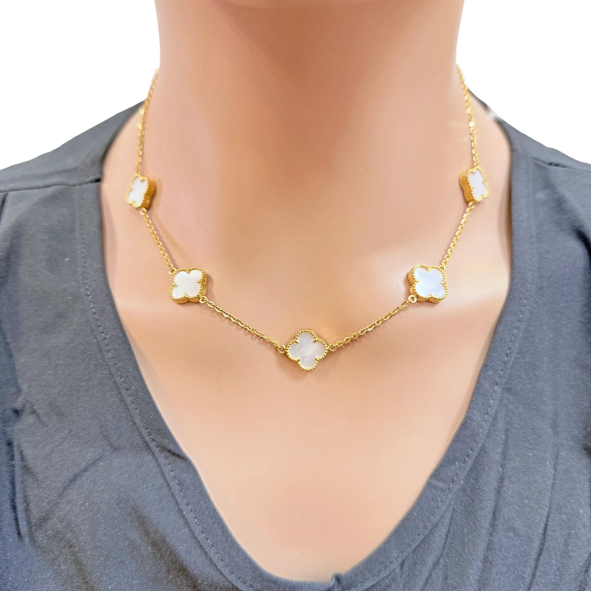 22ct Yellow Gold Mother Of Pearl Clover Necklace 18 Inches  Diamond Bracelets