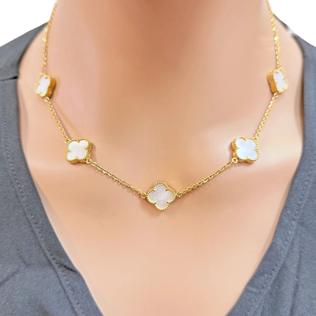 22ct Yellow Gold Mother Of Pearl Clover Necklace 18 Inches  Diamond Bracelets
