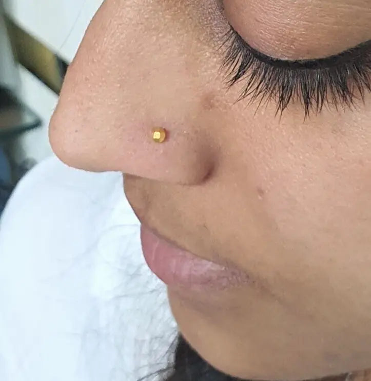22ct Yellow Gold Plain Gold Diamond Cut design Nose Stud 3.7 MM 